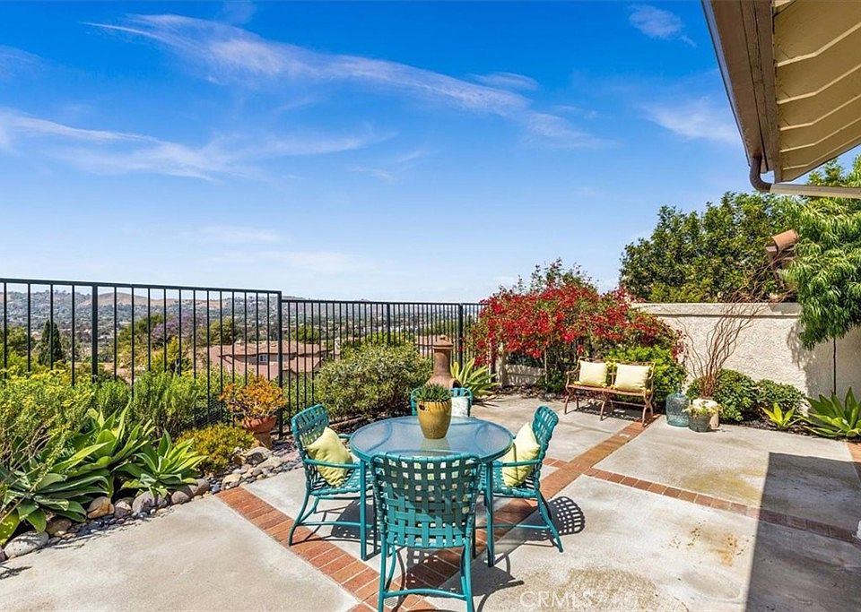 1st image of 27367 Paseo Placentia
