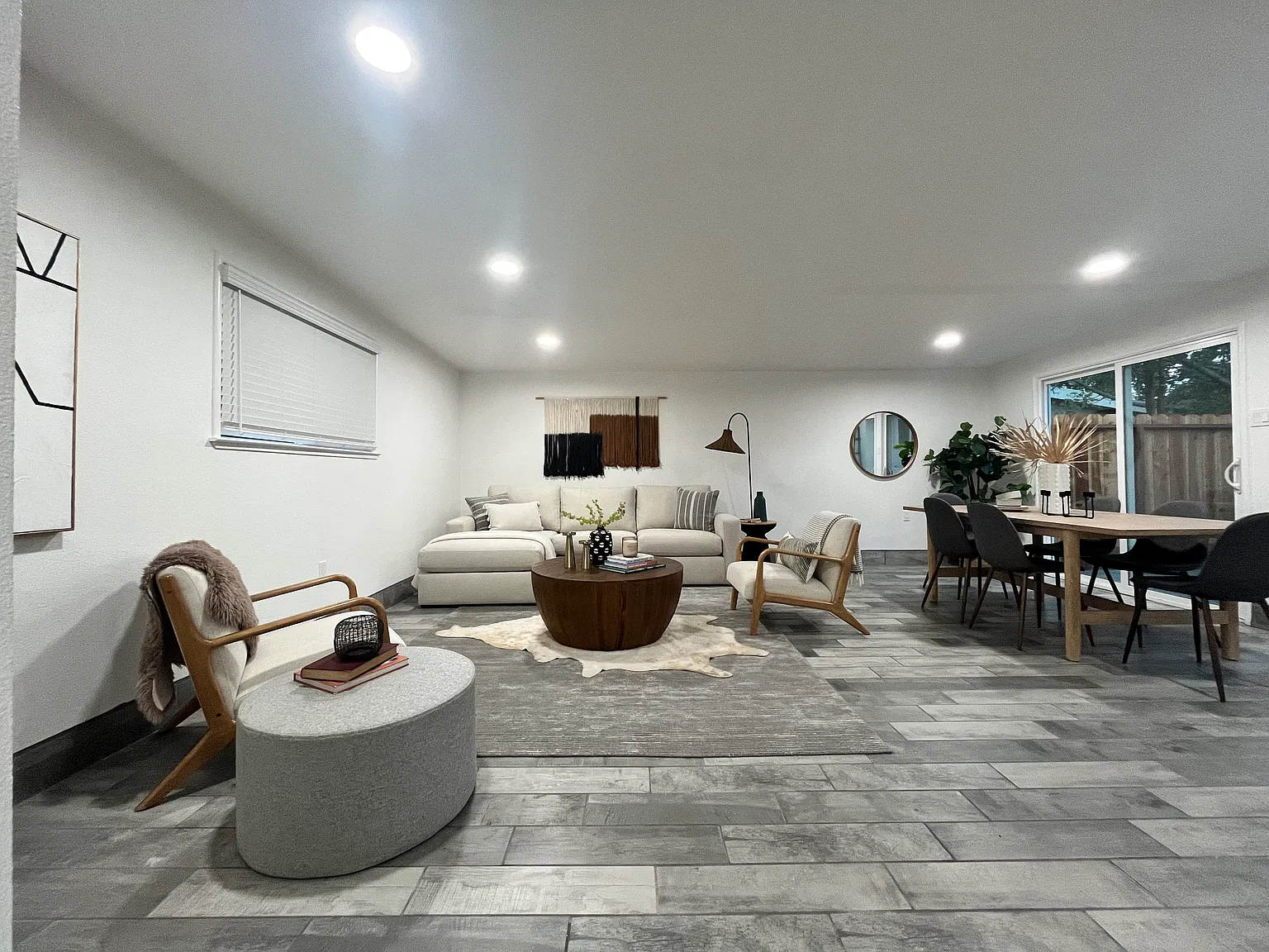 2209 Redwood Rd — Photo 3