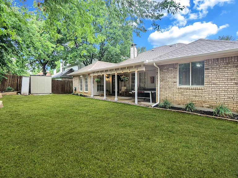 232 Brittany Dr — Photo 22