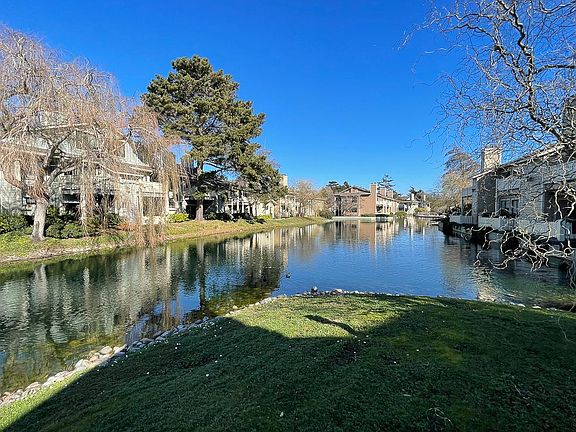 3rd image of 173 Lakeshore Ct
