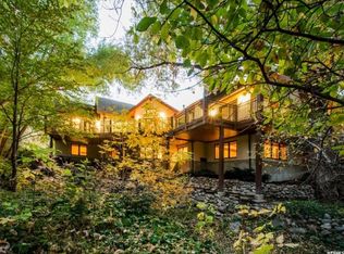 1667 E Hidden Valley Club Dr, Sandy, UT 84092