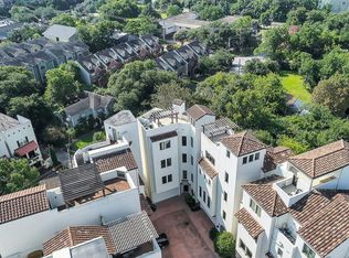 5203 Calle Montilla Pl, Houston, TX 77007