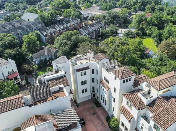 5203 Calle Montilla Pl, Houston, TX 77007