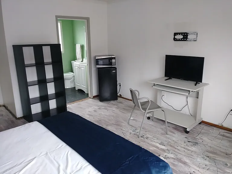 109 NE San Rafael St #37 — Photo 2