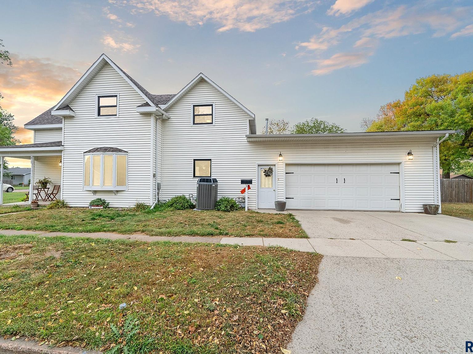 812 E 10th St, Dell Rapids, SD 57022 MLS 22306590 Zillow