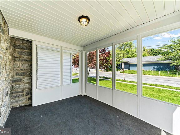 3rd image of 3202 Marshall Rd