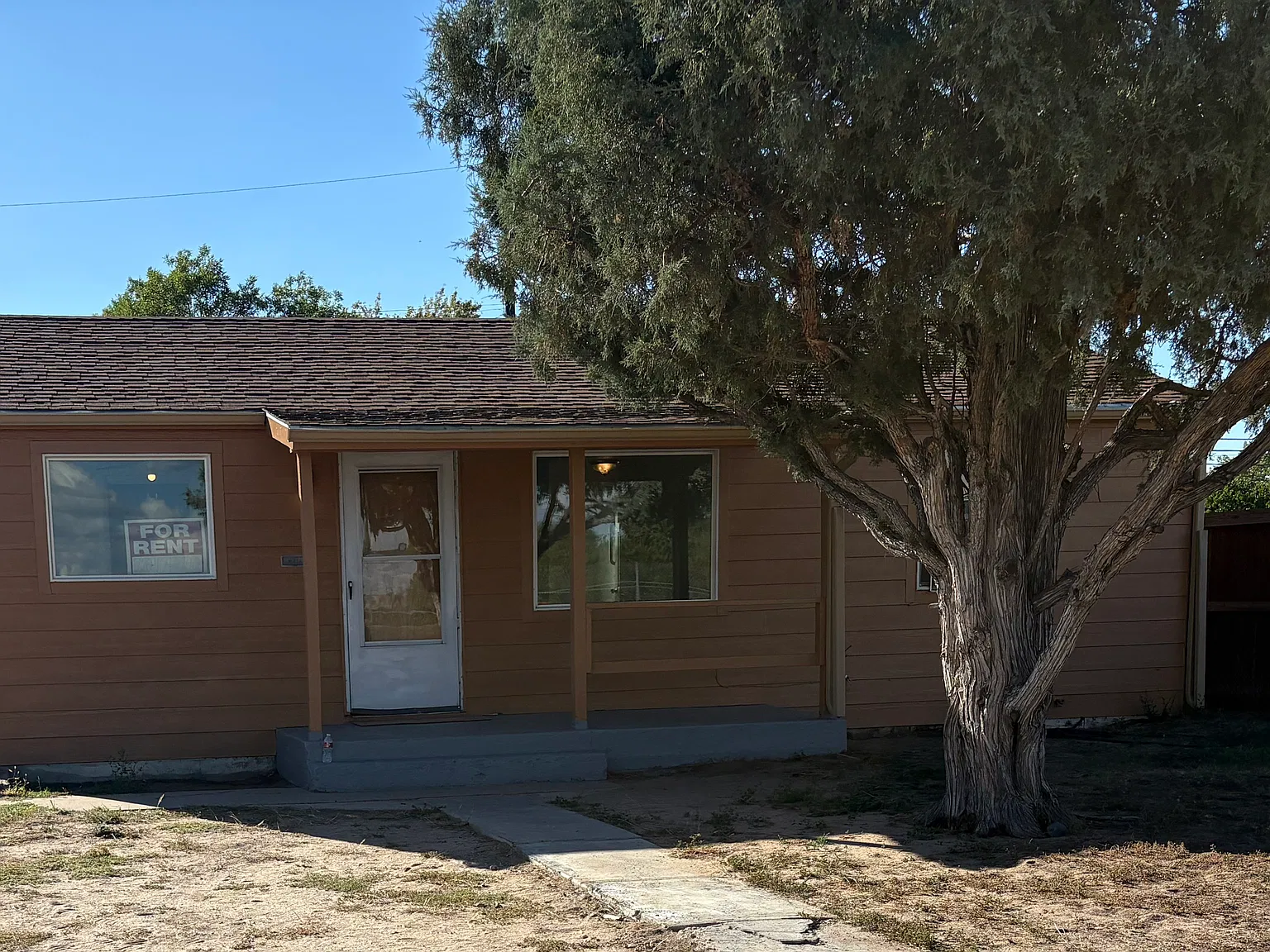 3 bed, 840 sqft, $2,300 — Photo 1
