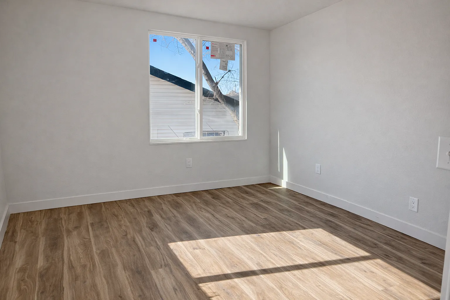 3 bed, 2656 sqft, $1,375 — Photo 4