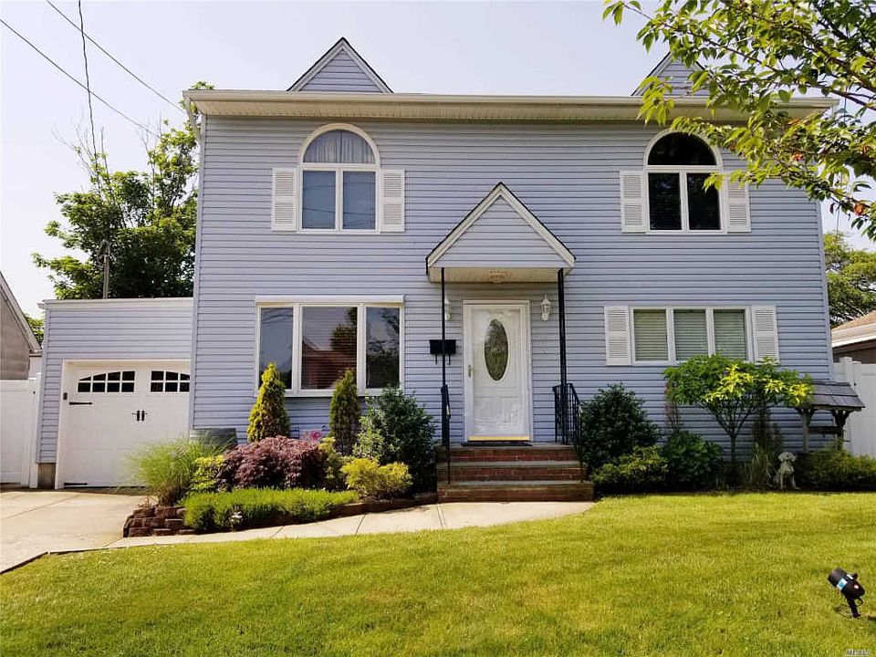 1st image of 107 Evans Ave