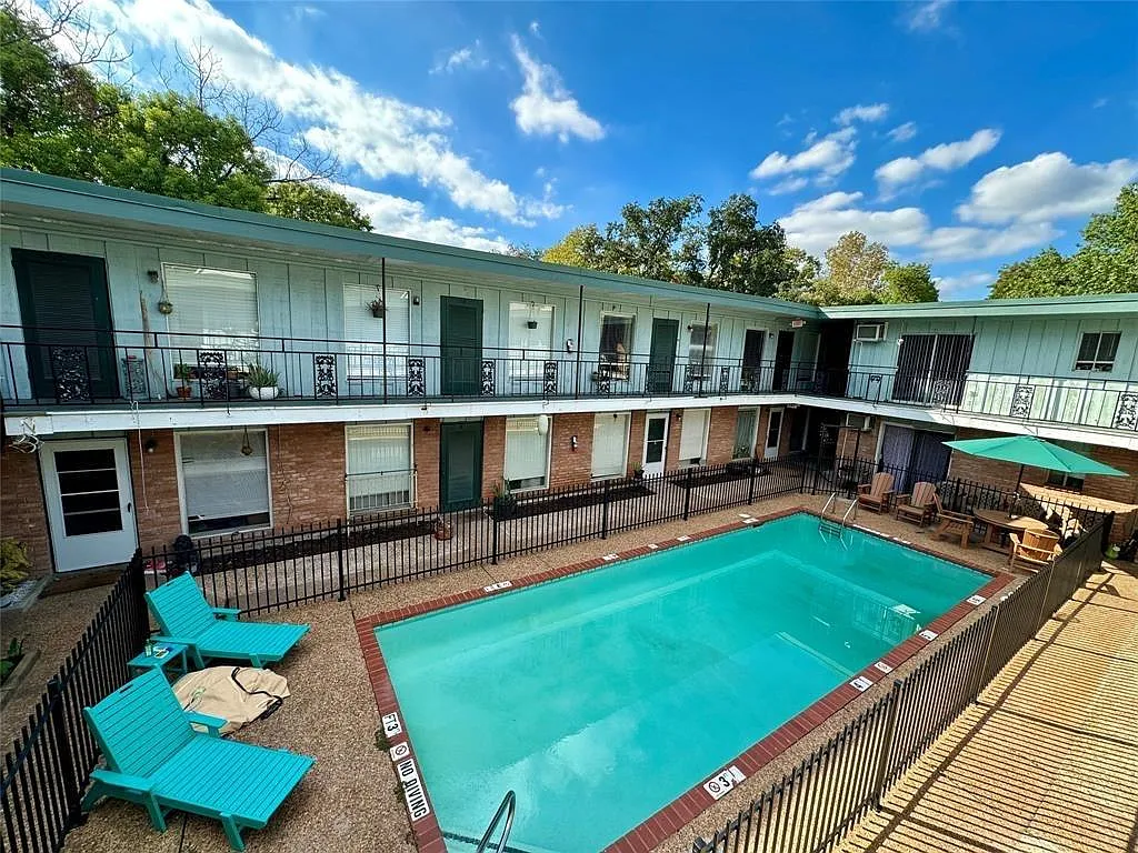 1 bed, 1.0 bath, 650 sqft, $925 — Photo 2