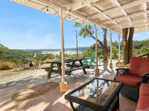 13812 PR 37, Lakehills, TX 78063