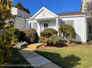 15 Inwood Ter, Freehold, NJ 07728