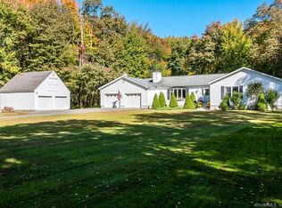 907 Vauxhall Street Ext, Quaker Hill, CT 06375