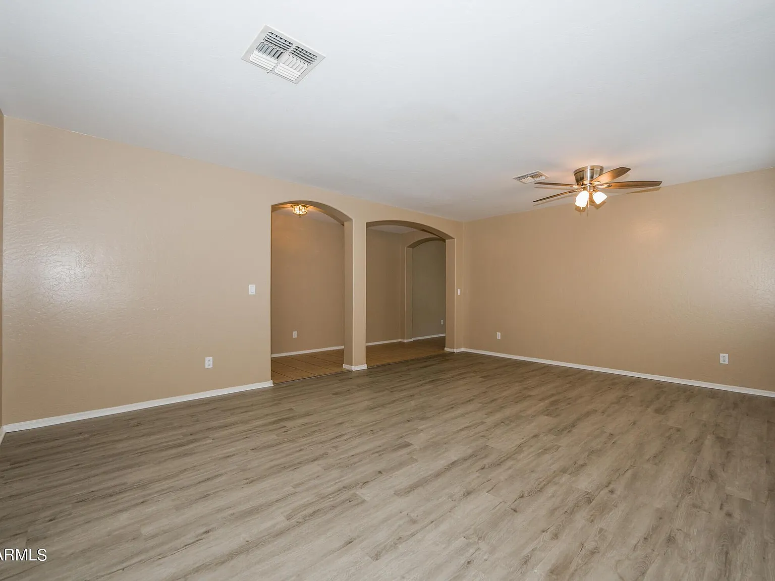 4 bed, 2.0 bath, 2046 sqft, $2,495 — Photo 4