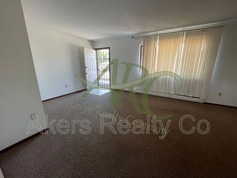 1322 Anita St — Photo 4