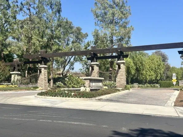 26604 Yosemite Pl, Santa Clarita, CA 91354
