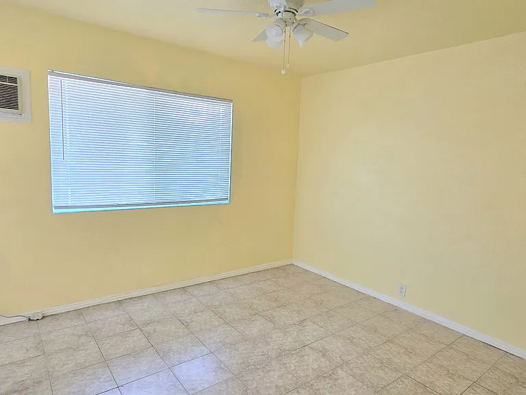 10683 San Fernando Rd — Photo 9