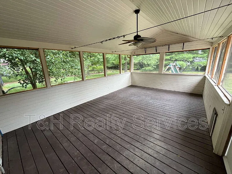 11451 Sutton Place Dr E — Photo 23