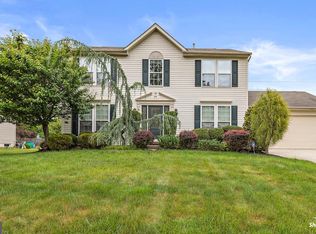 18 Sherman Ln, Sicklerville, NJ 08081