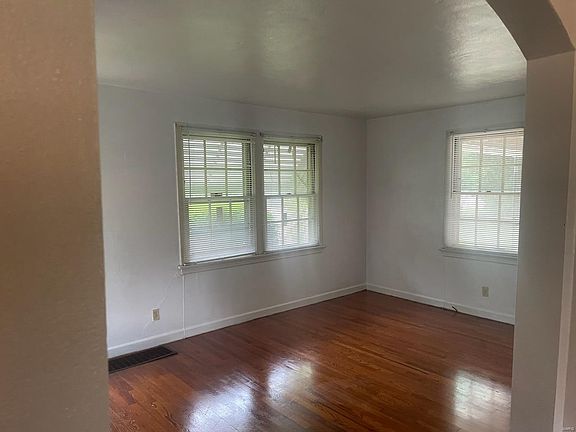 5th image of 3400 Lincoln Ave
