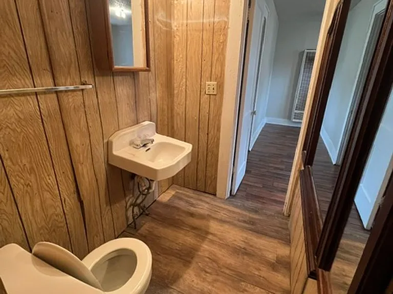 702 N Buchanan St — Photo 12