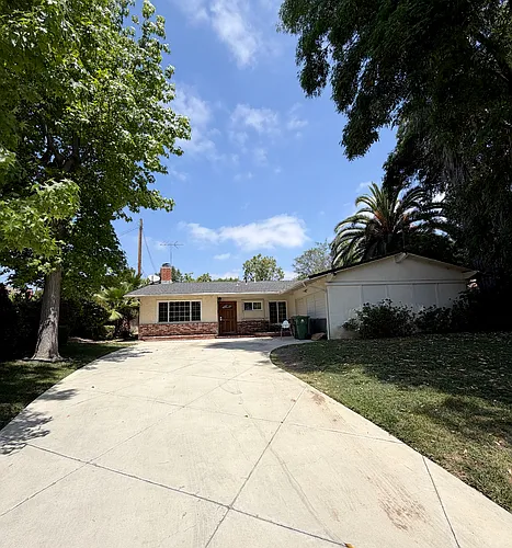 24167 Kittridge St Photo 1
