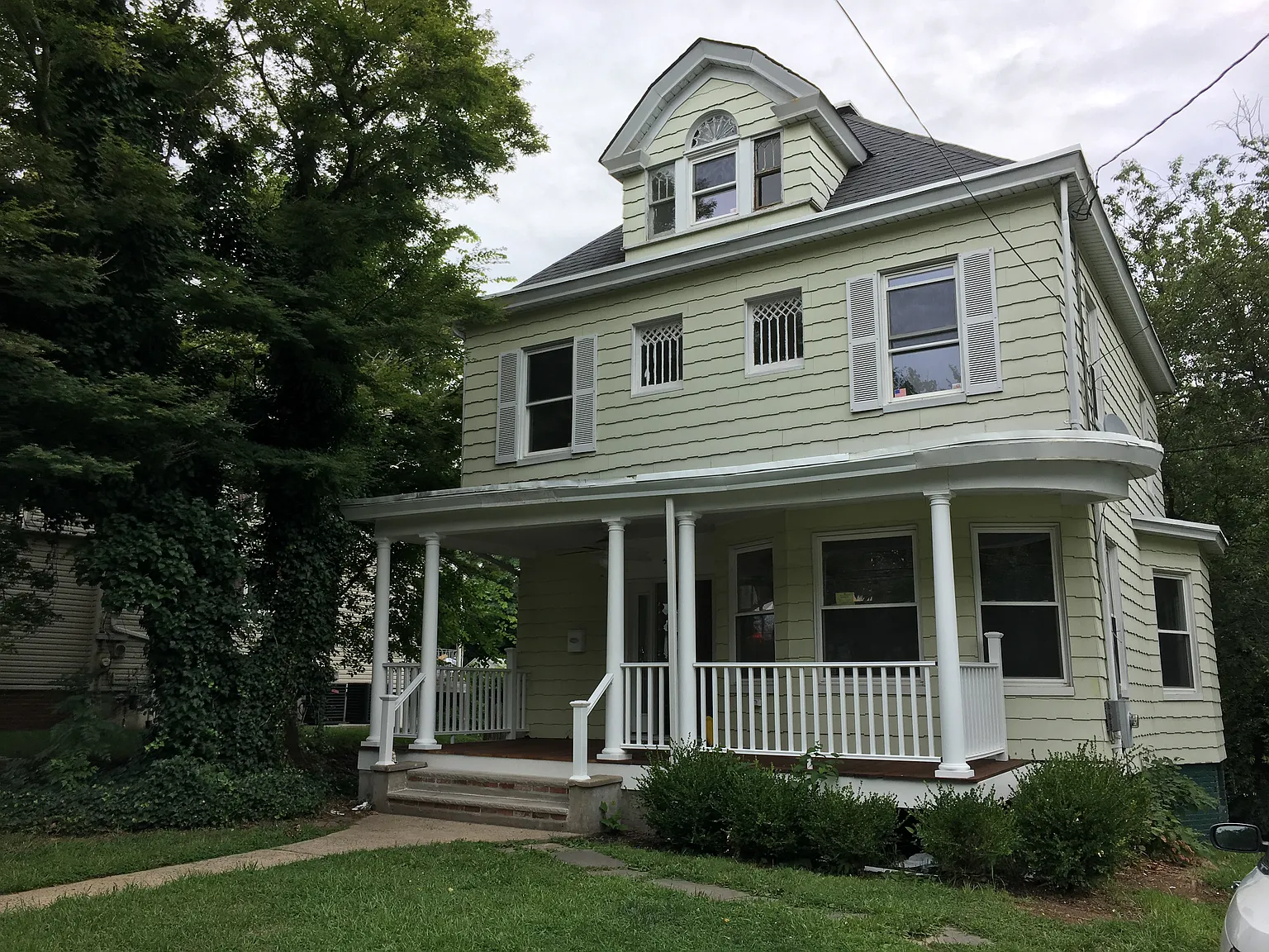 334 Mountain Ave photo 1