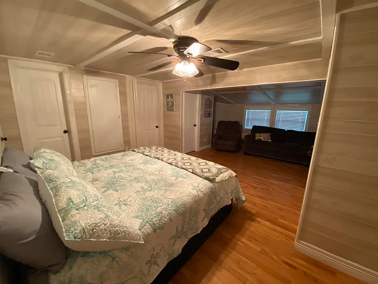1035 East Rd — Photo 9
