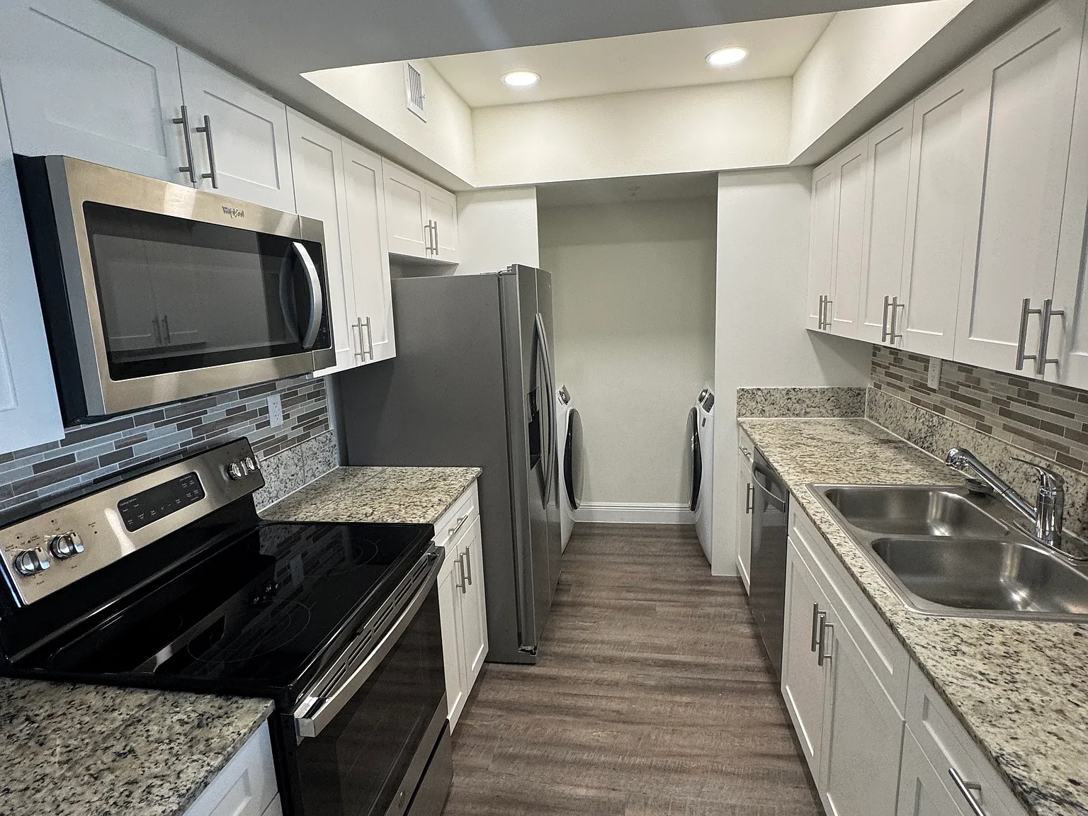 2 bed, 1050 sqft, $2,800 — Photo 4