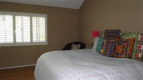 3rd image of 544 Via De La Valle Unit E
