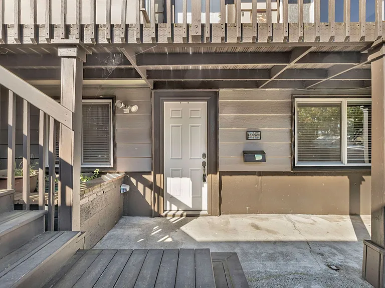 1 Bed 1 Bath in Prime NW District! — Photo 19