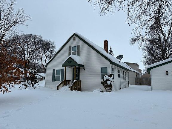 3rd image of 702 N Armstrong Ave