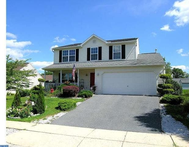 1st image of 543 Woodrow Ct