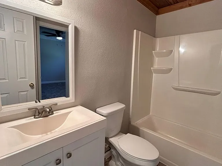 2706 Little Valley Cv #B — Photo 13