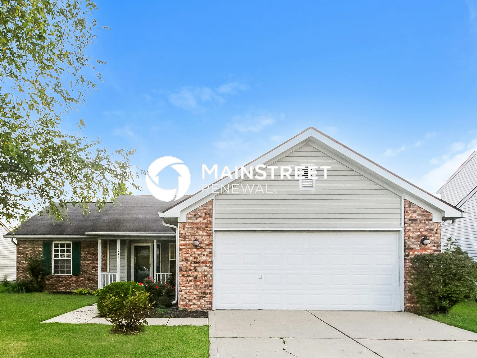 942 N Mill Run Blvd — Photo 2