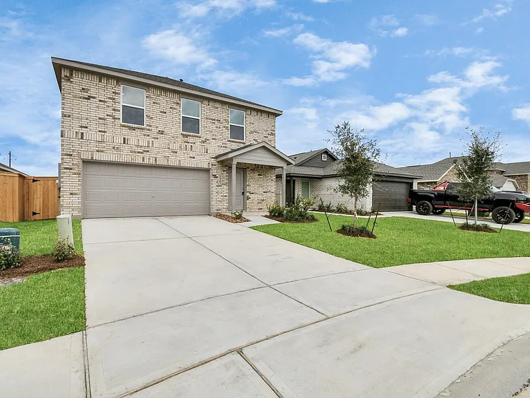 1507 Windrose Bnd — Photo 2