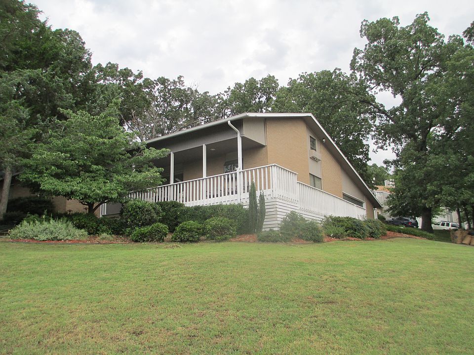Front view from cul-de-sac