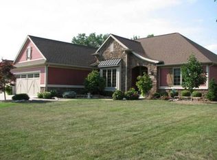 204 Creekside Ct W, Huntertown, IN