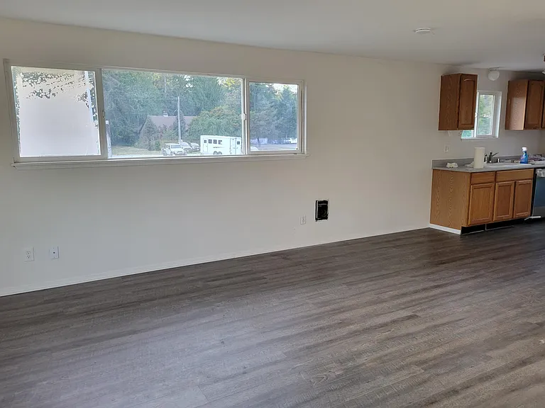 15115 Canyon Rd E #B — Photo 11