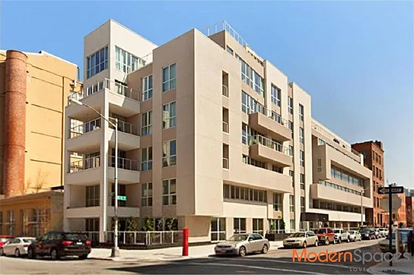 Sold by Modern Spaces | media 26