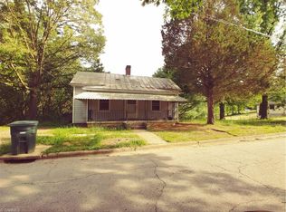 733 Davis St, Eden, NC 27288