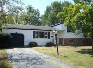 6689 Rocky Den Rd, Reynoldsburg, OH 43068