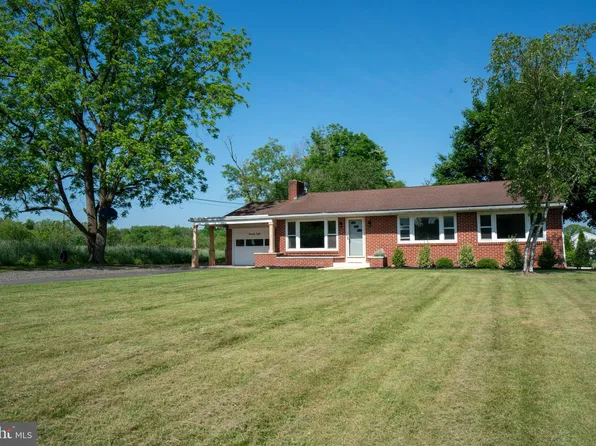 78 Winding Rd, Boyertown, PA 19512
