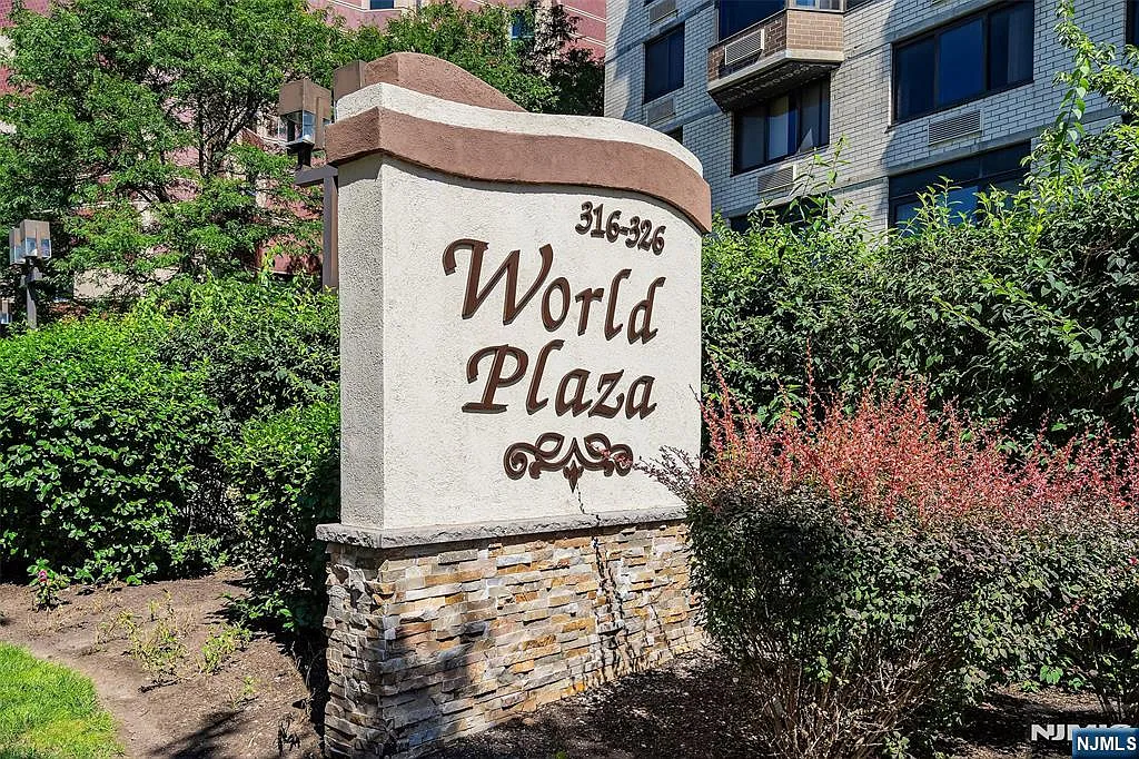 2 bed, 2.0 bath, $2,800 — Photo 1