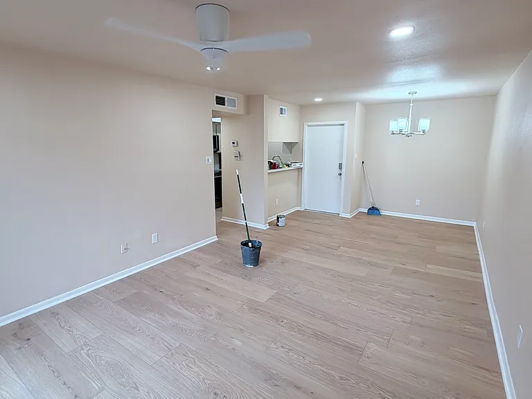 8435 Hearth Dr — Photo 2