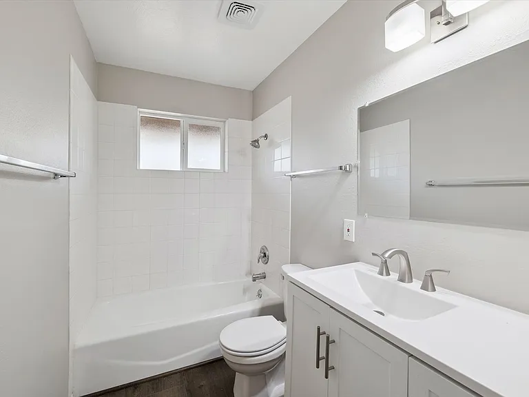 4819 E Cambridge Ave — Photo 46