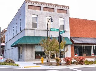 102 Main St NE, Gravette, AR 72736