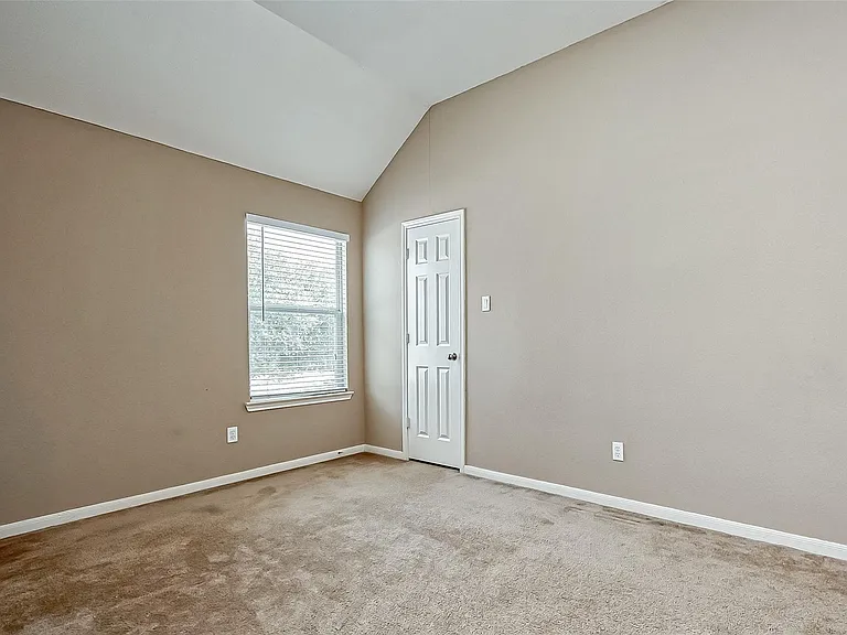 2218 Falcon Knoll Ln — Photo 37