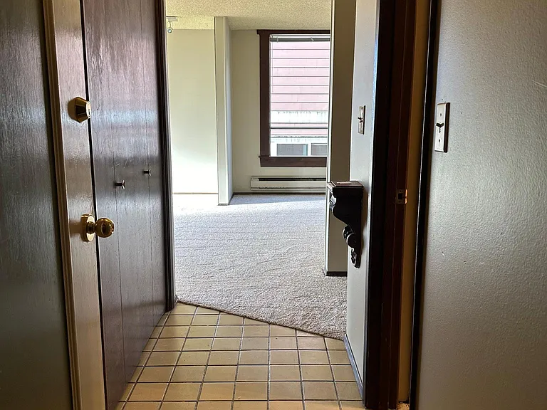 602 Melrose Ave E #202 — Photo 1