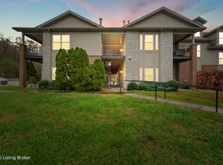 7309 Saint Andrews Woods Cir UNIT 105, Louisville, KY 40214